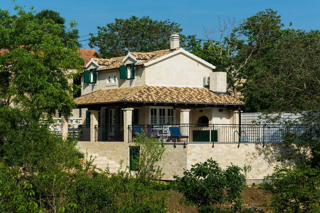 Villa Dvori Dida Mile Светий Петар Номер фото