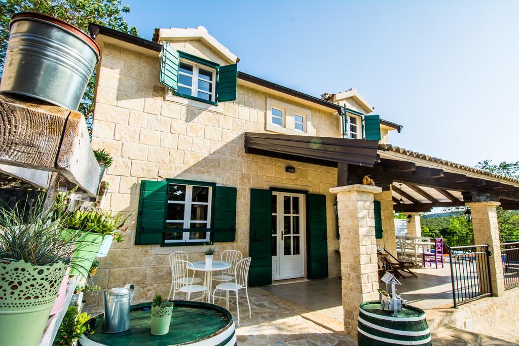 Villa Dvori Dida Mile Светий Петар Номер фото